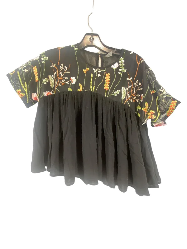 Top Short Sleeve By Paper Crane In Black, Size: S