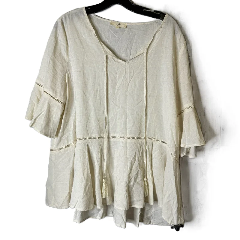 Top Short Sleeve By Entro In Cream, Size: L